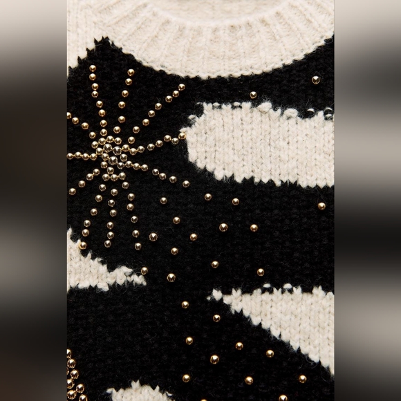 2024 New Year Asia Region Exclusive Limited Edition/BEADED DRAGON DESIGN SWEATER - Picture 13 of 16